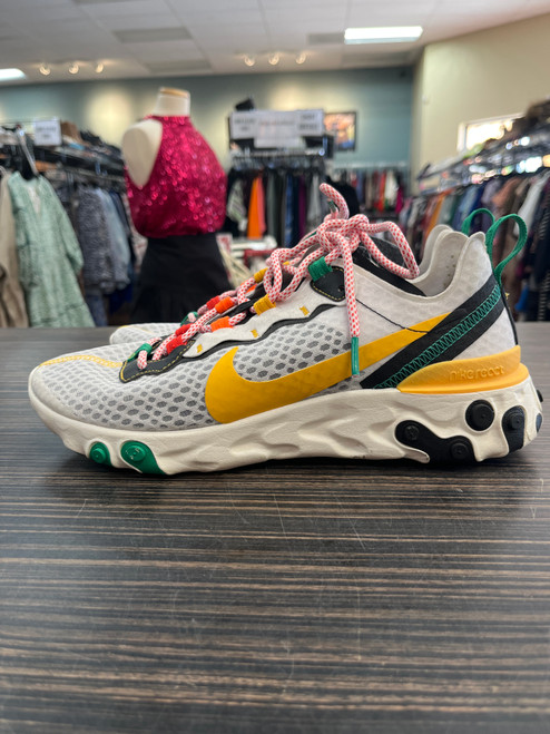 Vist Large View of Product Image Which is Used Nike Performance Shoes 8