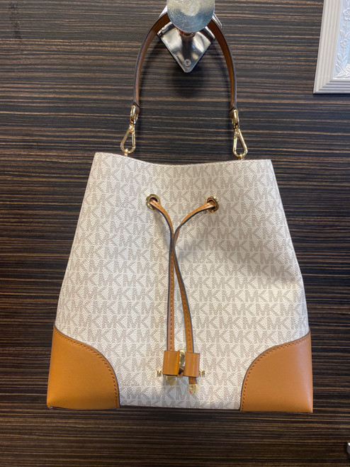 Vist Large View of Product Image Which is Used Michael Kors Large Handbag 60100-S000282677