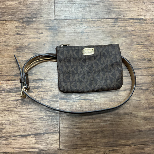 Vist Large View of Product Image Which is Used Michael Michael Kors Leather Wristlet 60004-S000621932