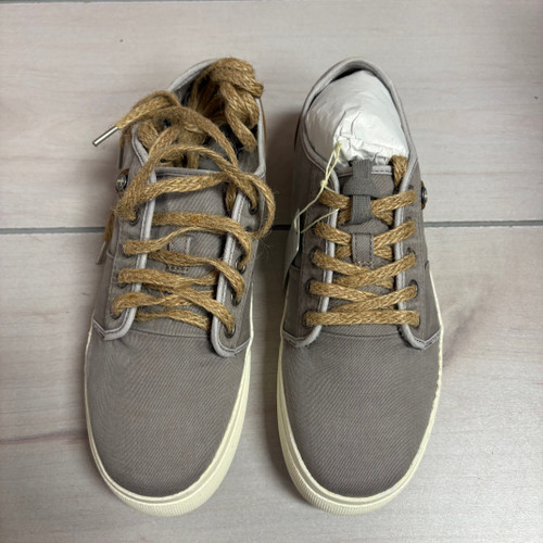 Vist Large View of Product Image Which is Used Taos Casual Shoes 7.5 60093-S000357688