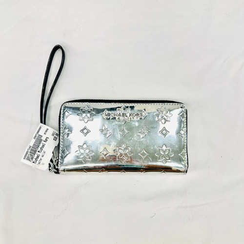 Vist Large View of Product Image Which is Used Michael Michael Kors Leather Wallet 60003-S000853592