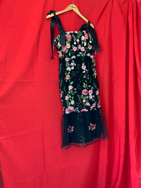 Vist Large View of Product Image Which is Used Lulus Long Dress B S-4/6 60009-S000580836