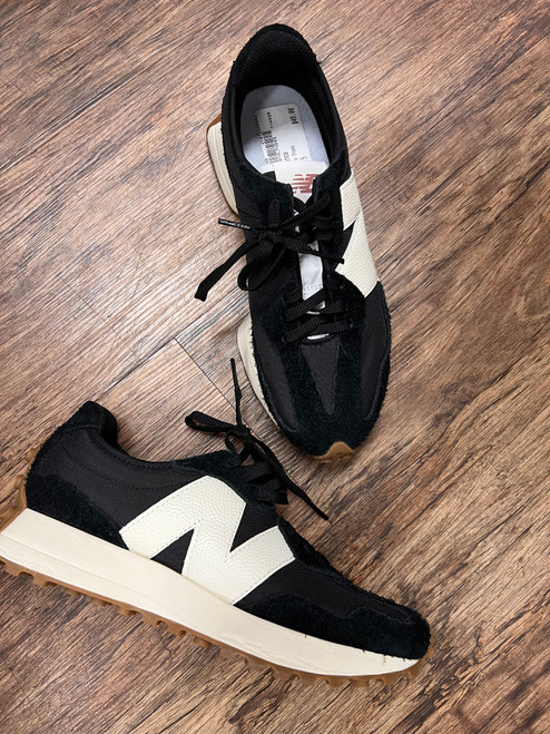 Vist Large View of Product Image Which is Used New Balance Performance Shoes 8.5 60043-S000876008