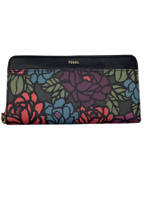 Vist Large View of Product Image Which is Used Fossil Wristlet 60069-S000707884