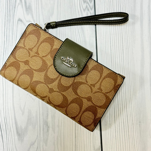 Vist Large View of Product Image Which is Used Coach Leather Wristlet 60071-S000596494