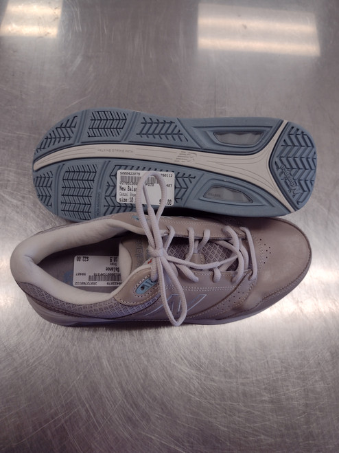Vist Large View of Product Image Which is Used New Balance Casual Shoes 10.5