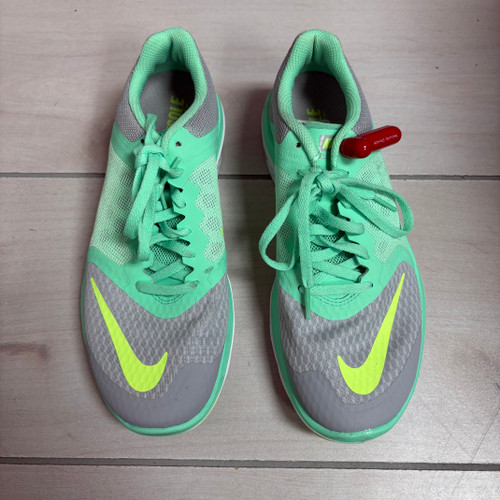 Vist Large View of Product Image Which is Used Nike Performance Shoes 7 60093-S000357936