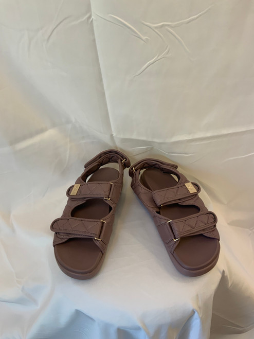 Vist Large View of Product Image Which is Used Unbranded Flip Flops P 7 60009-S000581071