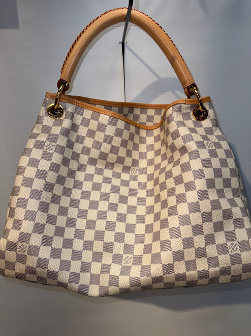 Vist Large View of Product Image Which is Used Louis Vuitton Xlarge Leather Handbag 60132-S000100644