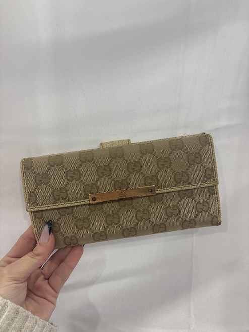 Vist Large View of Product Image Which is Used Gucci Wallet
