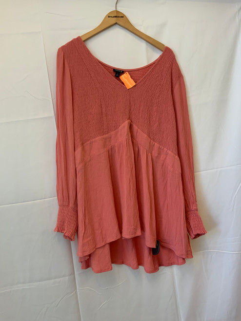 Vist Large View of Product Image Which is Used Torrid Long Sleeve Top P 3X-22 60009-S000581131