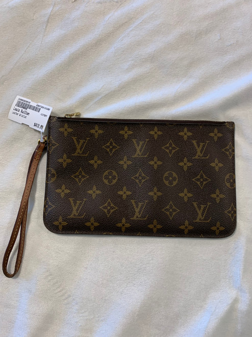 Vist Large View of Product Image Which is Used Louis Vuitton Leather Wristlet 60100-S000283015