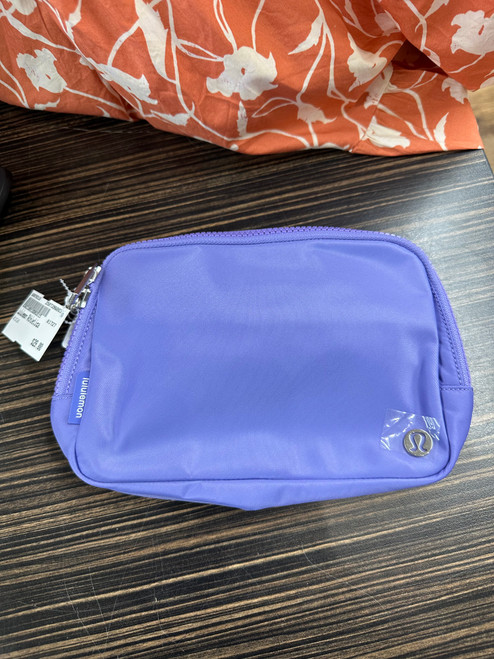 Vist Large View of Product Image Which is Used Lululemon Athletica Wristlet 60031-S000765136