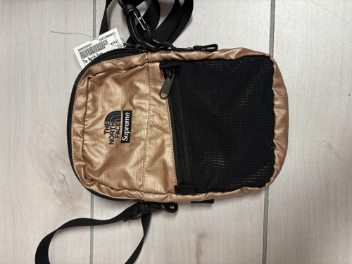 Vist Large View of Product Image Which is Used The North Face Small Handbag 60093-S000358247
