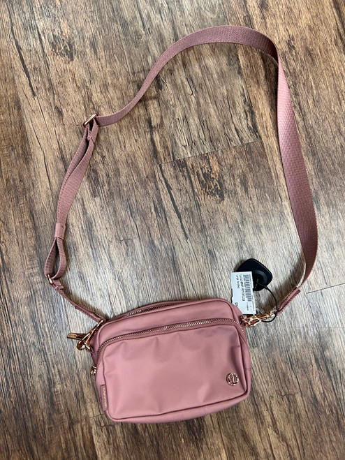 Vist Large View of Product Image Which is Used Lululemon Athletica Large Handbag 60043-S000876721