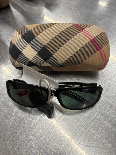Vist Large View of Product Image Which is Used Burberry Sunglasses 60137-S000066385
