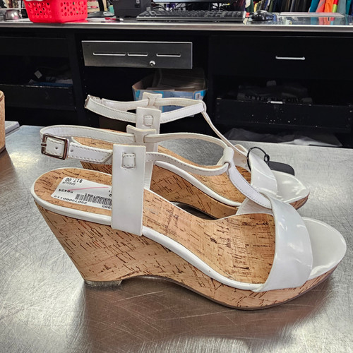 Vist Large View of Product Image Which is Used Bandolino Wedge Sandals 7.5 60112-S000422355