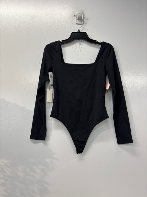 Vist Large View of Product Image Which is Used Aritzia Tank Top M-8/10 60130-S000214999