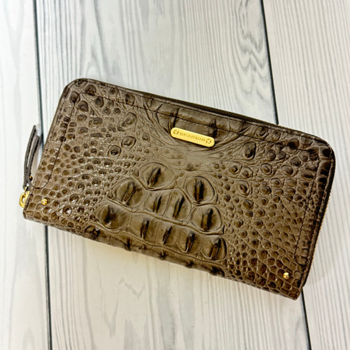 Vist Large View of Product Image Which is Used Brahmin Leather Wallet 60071-S000597292