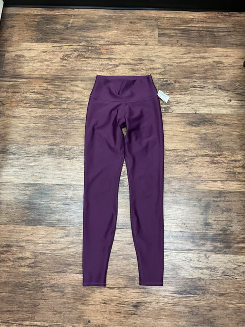 Vist Large View of Product Image Which is Used Alo Yoga Active Leggings 4-27 60004-S000622868