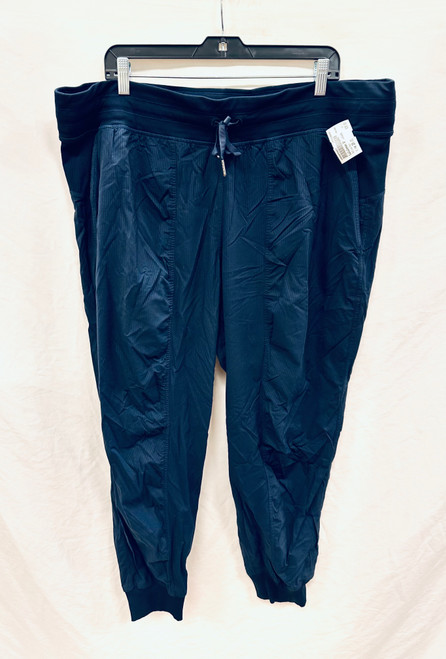 Used Lululemon Athletica Active Pant 20-35 60003-S000855807 Vist Large View of Product Image Which is Used Lululemon Athletica Active Pant 20-35