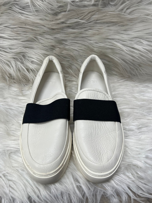 Vist Large View of Product Image Which is Used Ugg Australia Flats 8