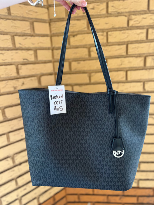 Vist Large View of Product Image Which is Used Michael Kors Small Handbag 60085-S000332352