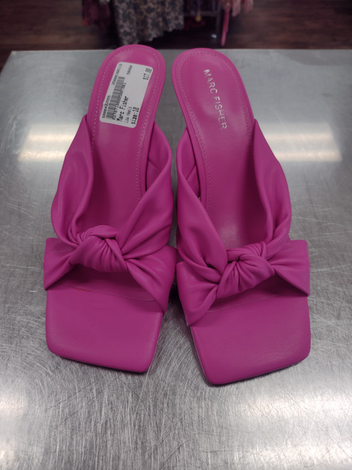 Vist Large View of Product Image Which is Used Marc Fisher Low Heels 10 60112-S000422555