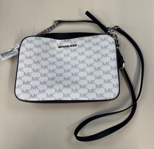 Vist Large View of Product Image Which is Used Michael Michael Kors Small Leather Handbag 60006-S001107358