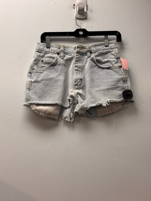 Vist Large View of Product Image Which is Used Wrangler Shorts 2-26