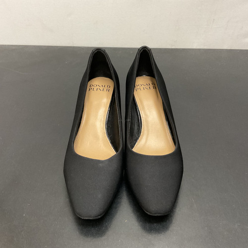 Vist Large View of Product Image Which is Used Donald J Pliner Low Heels 6 60004-S000623152