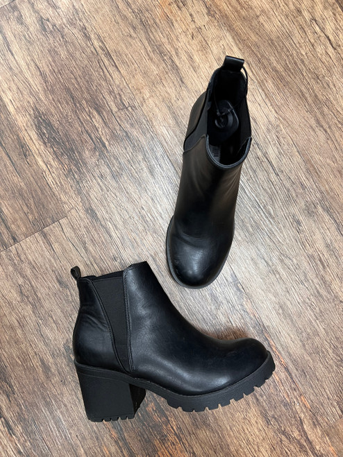 Used Unbranded Ankle Boots 9 60043-S000877530 Vist Large View of Product Image Which is Used Unbranded Ankle Boots 9