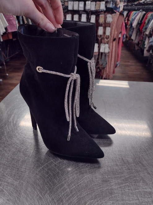 Vist Large View of Product Image Which is Used Steve Madden Ankle Boots 6 60112-S000422668