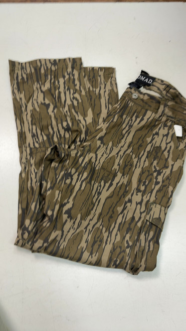 Used Unbranded Mens Athletic Pant XL 60060-S000592724 Vist Large View of Product Image Which is Used Unbranded Mens Athletic Pant XL