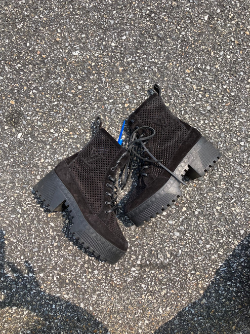Vist Large View of Product Image Which is Used Louis Vuitton Boots 9