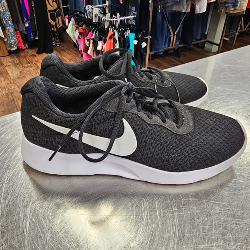 Vist Large View of Product Image Which is Used Nike Casual Shoes 11