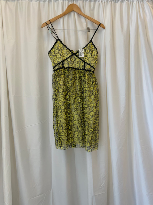 Vist Large View of Product Image Which is Used Romeo & Juliet Couture Spring Short Dress P S-4/6