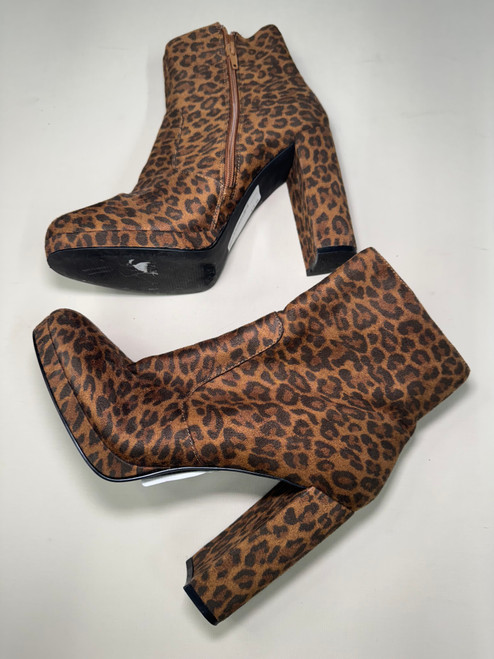 Vist Large View of Product Image Which is Used Unbranded Ankle Boots 10