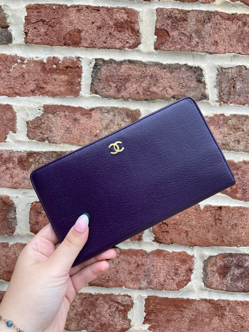 Vist Large View of Product Image Which is Used Chanel Wallet