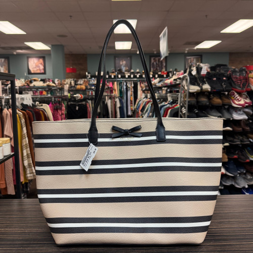Vist Large View of Product Image Which is Used Kate Spade New York Large Leather Handbag