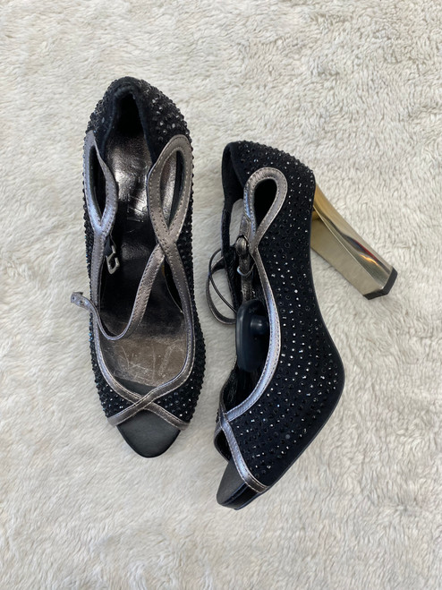 Vist Large View of Product Image Which is Used Ofizzi High Heels 8