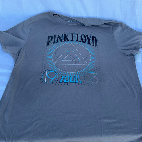 Vist Large View of Product Image Which is Used Unbranded T-Shirt F XL-16
