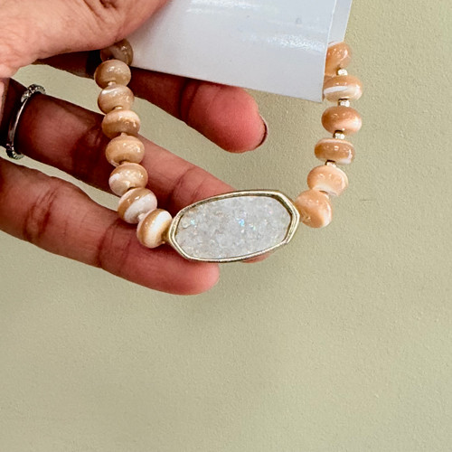 Vist Large View of Product Image Which is Used Unbranded Bracelet