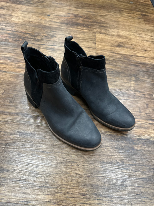 Vist Large View of Product Image Which is Used Korkys  Ankle Boots 9
