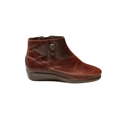 Vist Large View of Product Image Which is Used SAS Ankle Boots 8