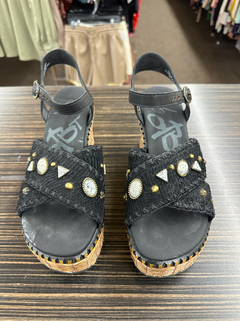 Vist Large View of Product Image Which is Used OTBT Wedge Sandals 9