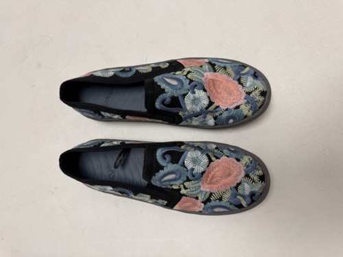 Vist Large View of Product Image Which is Used Bare Traps Casual Shoes 7