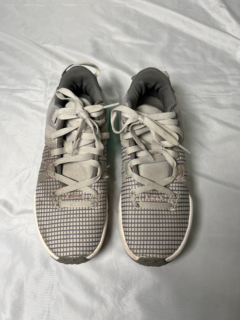 Vist Large View of Product Image Which is Used Nike Performance Shoes 7.5