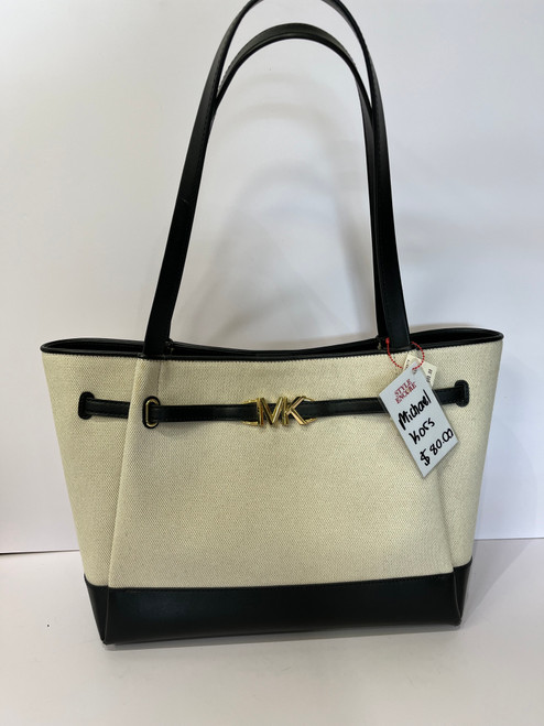 Vist Large View of Product Image Which is Used Michael Michael Kors Xlarge Handbag