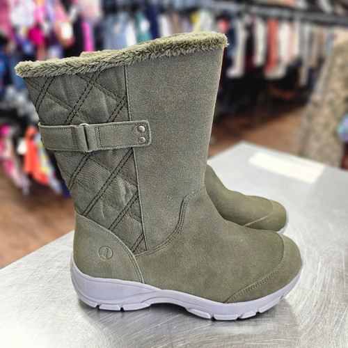 Vist Large View of Product Image Which is NWT Land's End Outerwear Boots 6.5